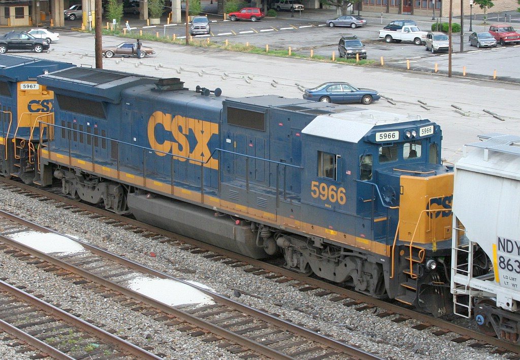 CSX 5966 on local 